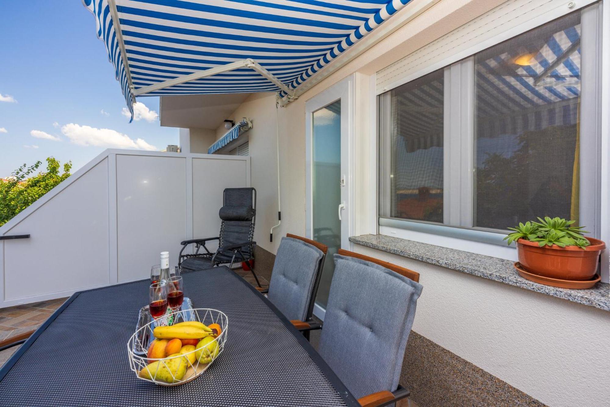 Apartmani Azur Dramalj Eksteriør billede